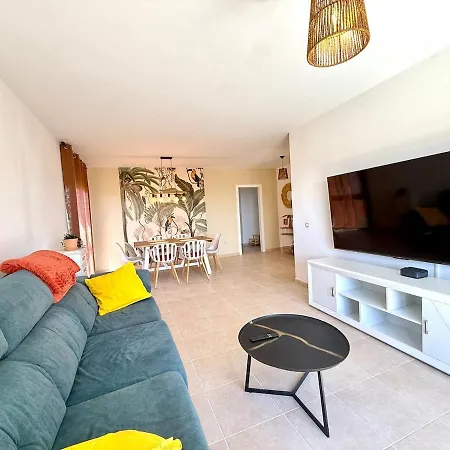 Fantastic Oceanfront Lejlighed *