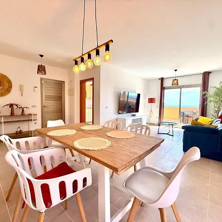 Fantastic Oceanfront Apartment *